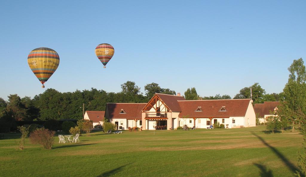 Entre Vignes Et Chateaux Fougeres-sur-Bievre Bagian luar foto